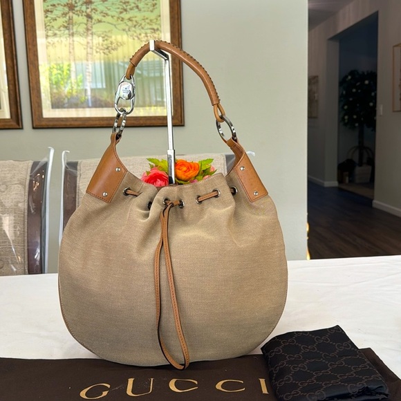 Authentic Gucci Hobo bag - Picture 2 of 15